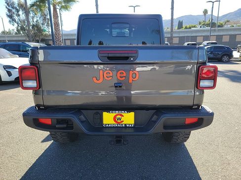 Used 2022 Jeep Gladiator Sport image 9