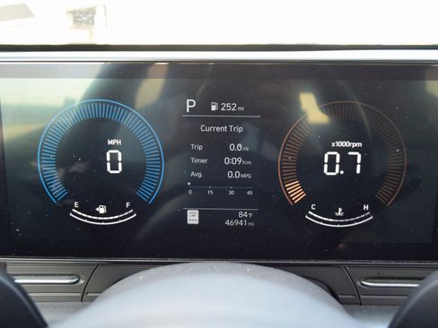 Used 2024 Hyundai Kona SEL image 14