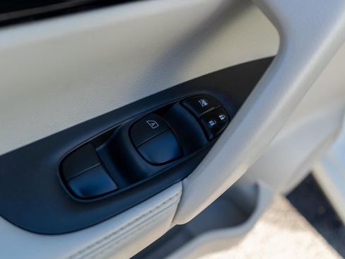 Used 2022 Nissan Rogue Sport SL w/ Premium Package image 19