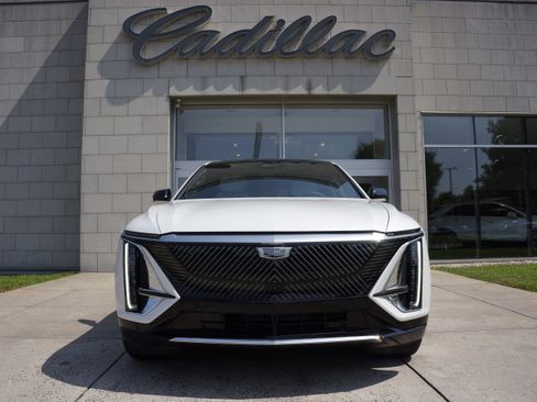 Used 2024 Cadillac Lyriq Luxury image 13