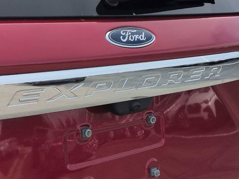 Used 2023 Ford Explorer XLT w/ Equipment Group 202A AWD/4WD image 12