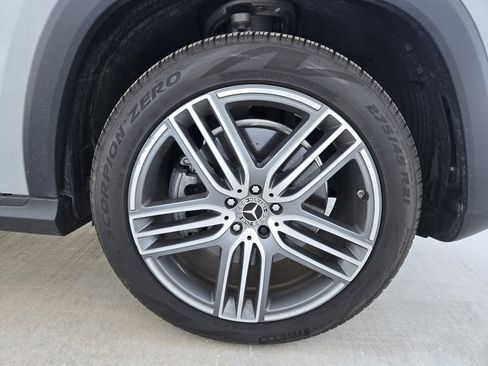 Used 2024 Mercedes-Benz GLS 450 4MATIC image 45