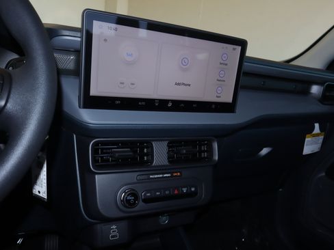 New 2025 Ford Maverick XL image 27