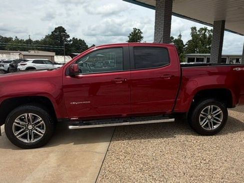 Certified 2022 Chevrolet Colorado W/T w/ Custom Special Edition AWD/4WD image 4