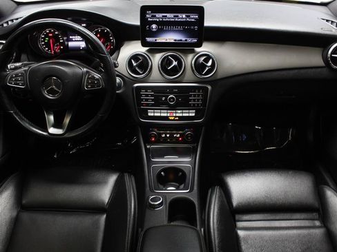 Used 2019 Mercedes-Benz CLA 250 4MATIC w/ Premium Package image 9