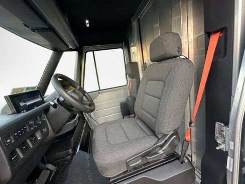 Used 2024 Chevrolet Brightdrop 600 w/ Commercial Equipment Package AWD/4WD image 12