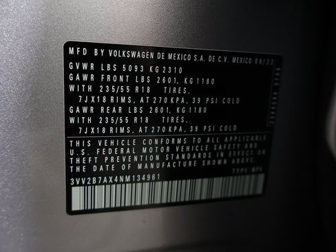 Used 2022 Volkswagen Tiguan SE image 49