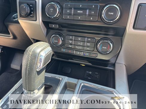 Used 2015 Ford F150 Lariat image 16