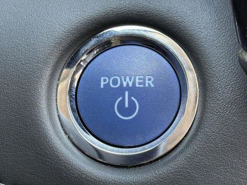 Used 2022 Toyota Highlander XLE AWD/4WD image 28