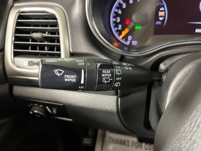 Used 2019 Jeep Grand Cherokee Laredo AWD/4WD image 22