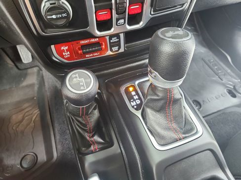 Used 2021 Jeep Wrangler Unlimited Rubicon image 25