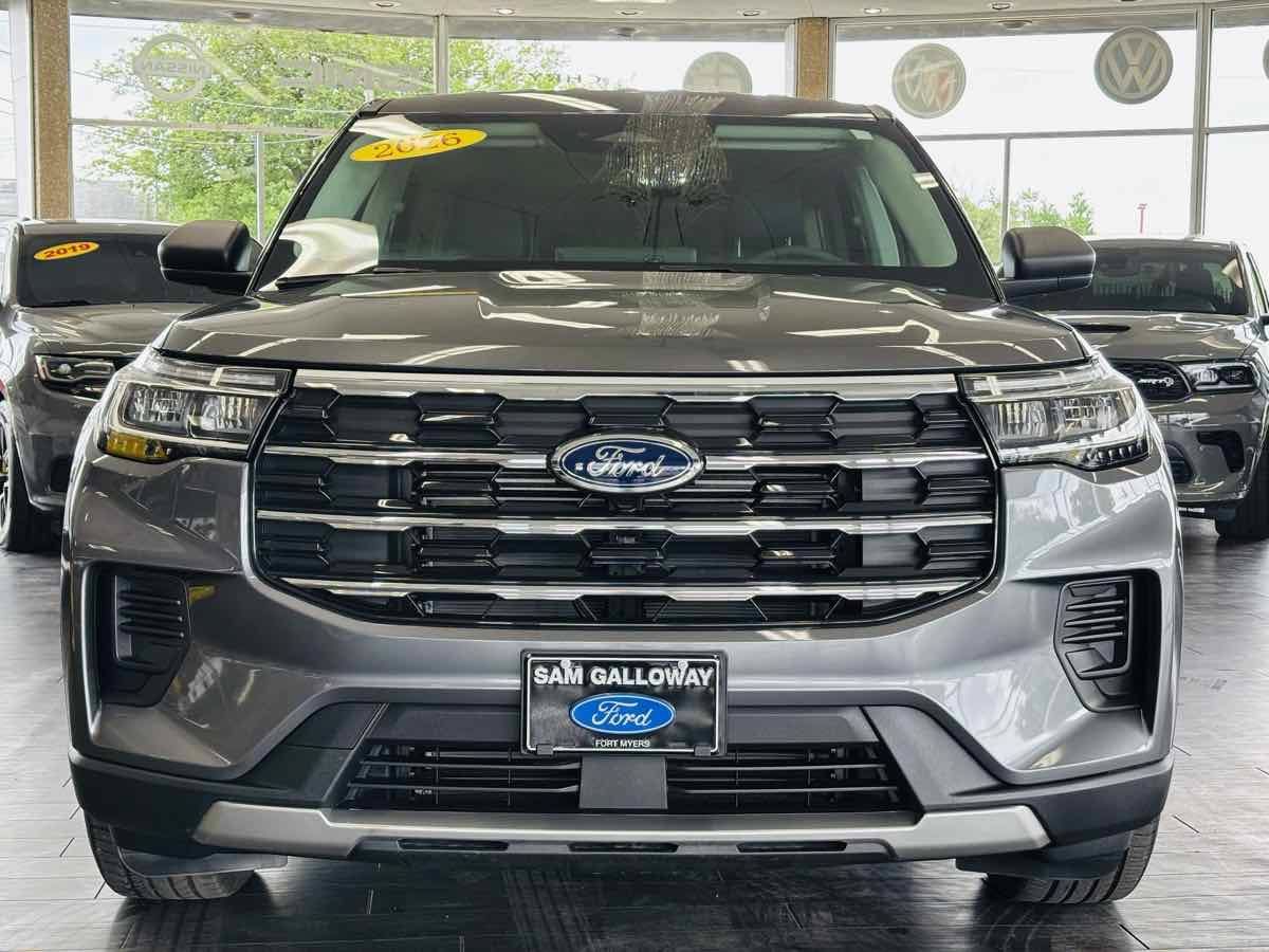 Used 2026 Ford Explorer Active AWD/4WD image 18