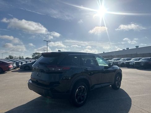 Certified 2025 Nissan Rogue SV FWD image 20