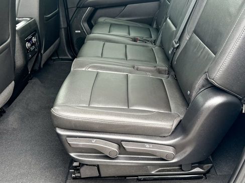 Certified 2022 Chevrolet Suburban LT w/ Luxury Package image 23