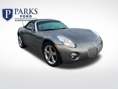 Used 2006 Pontiac Solstice Convertible w/ Premium Package RWD image 1