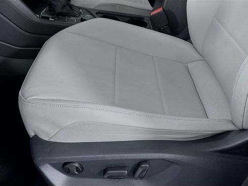 Used 2021 Volkswagen Tiguan SEL w/ 3rd Row Seat Package AWD/4WD image 18