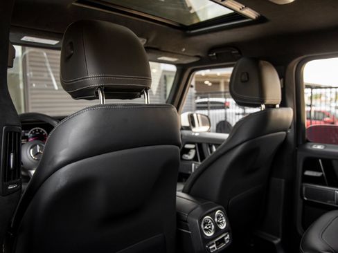 Used 2025 Mercedes-Benz G 550 image 24