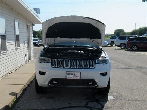 Used 2020 Jeep Grand Cherokee Overland w/ Interior Metal Package AWD/4WD image 6