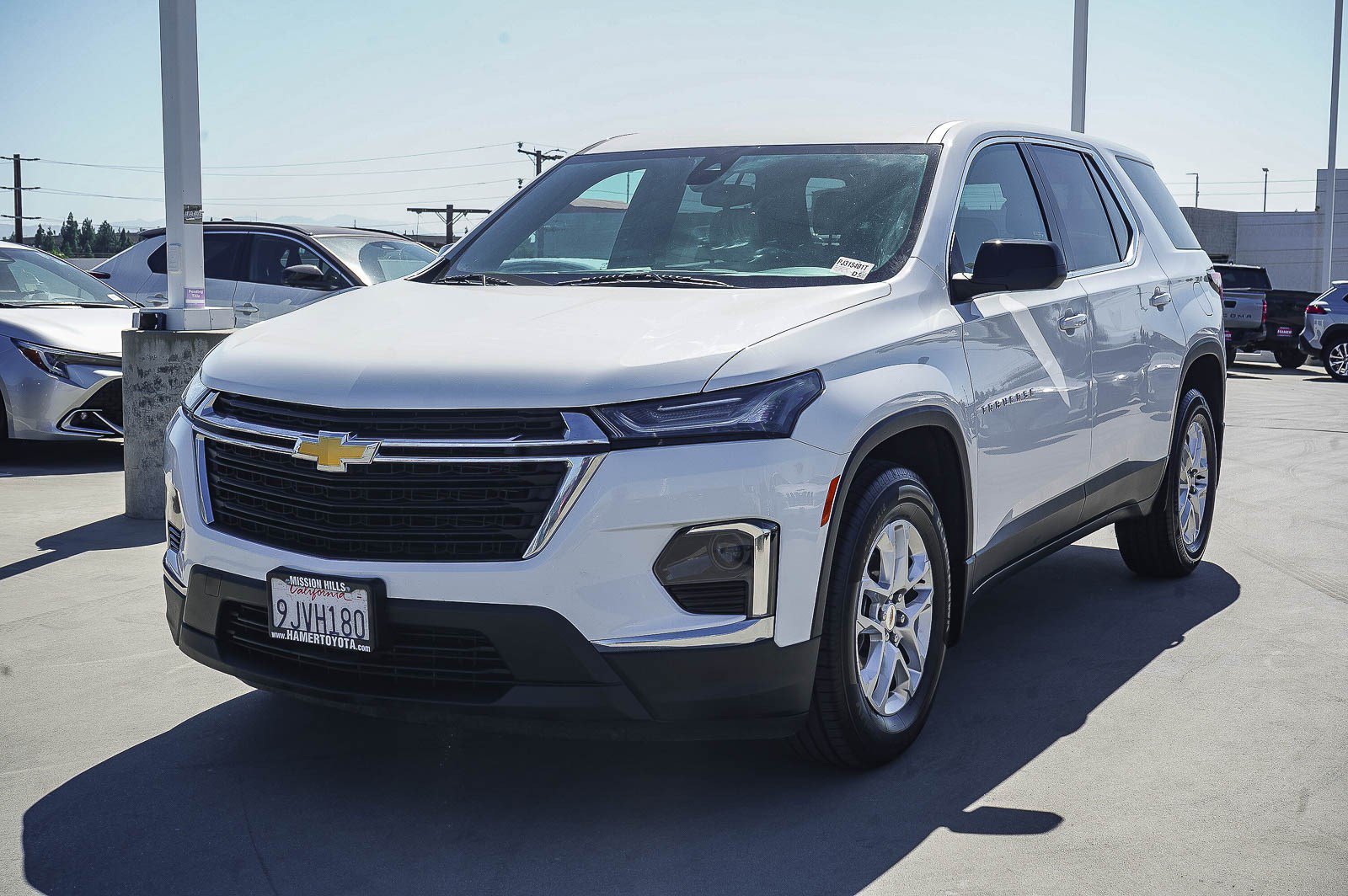 Used 2023 Chevrolet Traverse LS FWD image 3