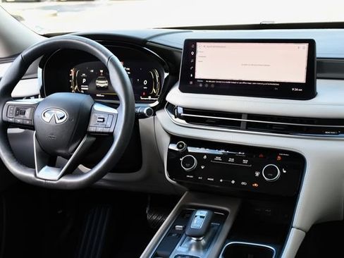 Used 2026 INFINITI QX60 Pure FWD image 2