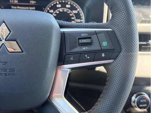 New 2026 Mitsubishi Outlander LE FWD image 18