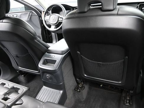 Used 2023 Volvo XC60 T8 Ultimate w/ Climate Package image 21