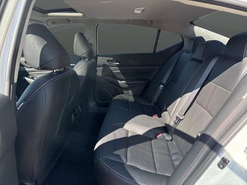 Used 2024 Nissan Altima 2.0 SR image 28