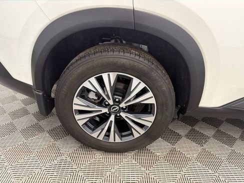 Used 2023 Nissan Rogue SV w/ SV Premium B Package FWD image 18