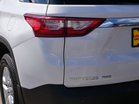Used 2019 Chevrolet Traverse LT image 17