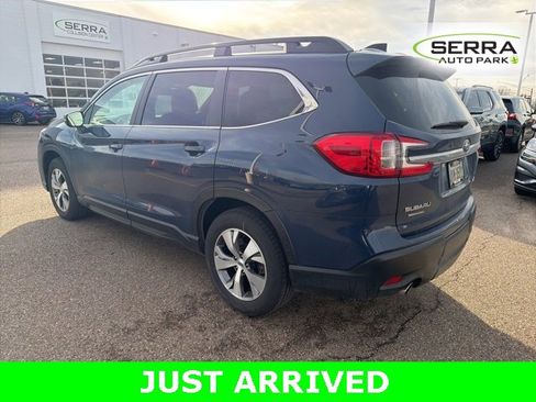 Used 2023 Subaru Ascent Premium w/ Convenience Package image 4