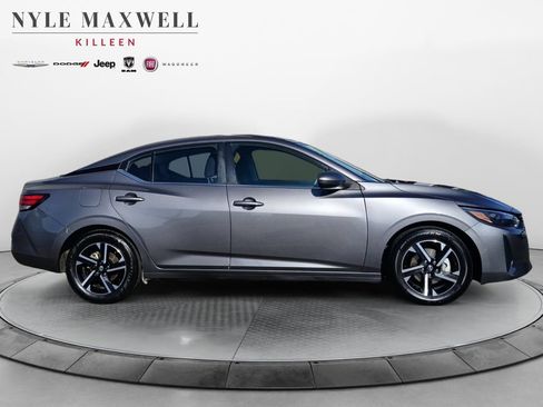 Used 2025 Nissan Sentra SV FWD image 17