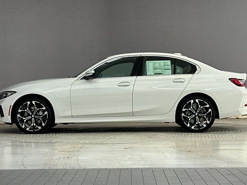 Used 2026 BMW 330i Sedan w/ Premium Package RWD image 2