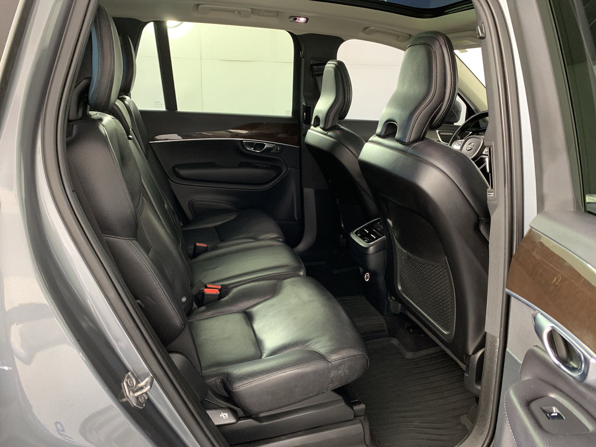 Used 2019 Volvo XC90 T5 Momentum w/ Advanced Package AWD/4WD image 36