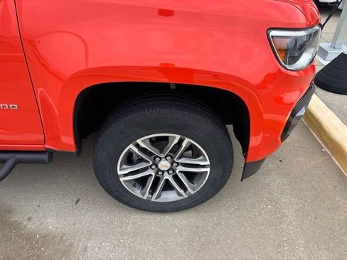 Used 2022 Chevrolet Colorado LT w/ LT Convenience Package AWD/4WD image 3