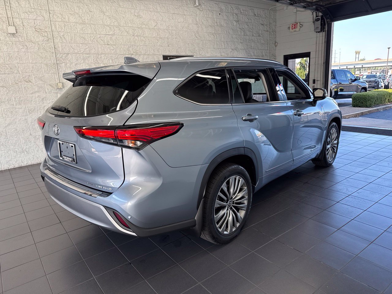 Certified 2021 Toyota Highlander Platinum AWD/4WD image 8