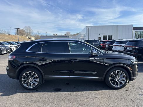 Used 2023 Lincoln Nautilus Reserve w/ Equipment Group 201A image 4