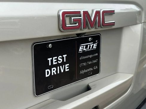 Used 2017 GMC Yukon XL SLE w/ SLE Value Package image 27
