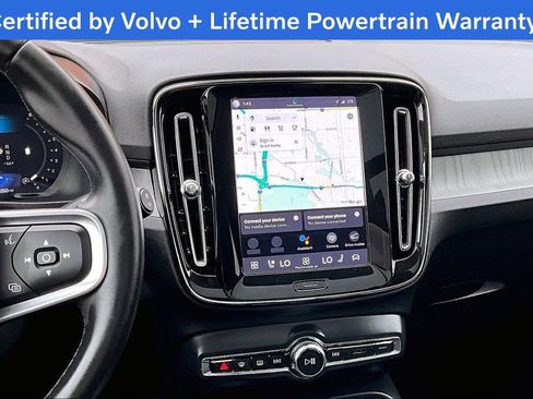 Used 2025 Volvo XC40 B5 Plus image 9