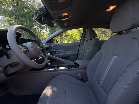 New 2026 Hyundai Elantra SE FWD image 10