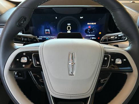 New 2026 Lincoln Aviator Reserve w/ Luxury Package RWD image 24