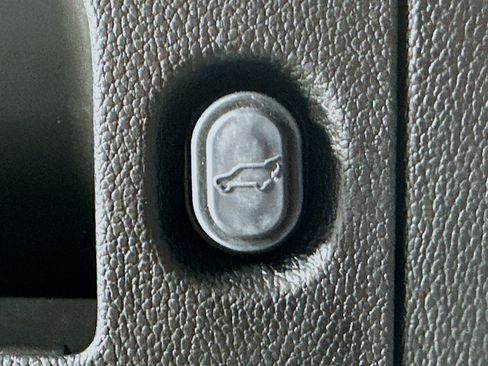 Used 2017 Chevrolet Tahoe Premier image 31