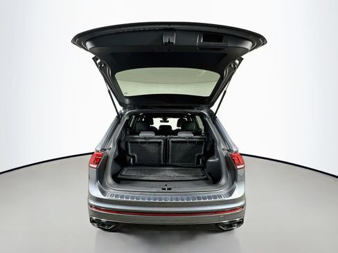Used 2023 Volkswagen Tiguan SE R-Line FWD image 36