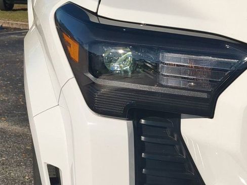 Used 2025 Toyota Tacoma SR image 9