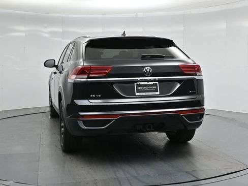 Used 2023 Volkswagen Atlas Cross Sport SE w/ Black Wheel Package AWD/4WD image 25