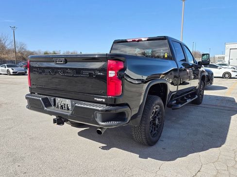 Used 2024 Chevrolet Silverado 2500 LT w/ Midnight Edition image 6