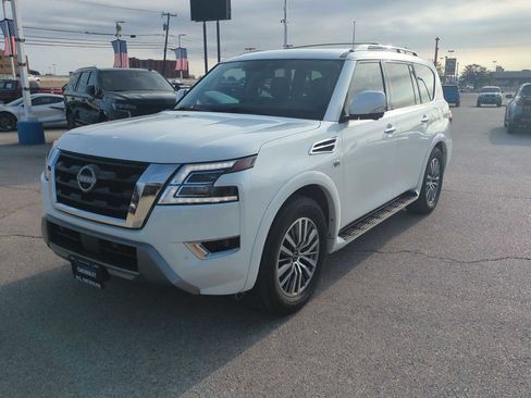Used 2022 Nissan Armada SL w/ Captain's Chairs Package image 4