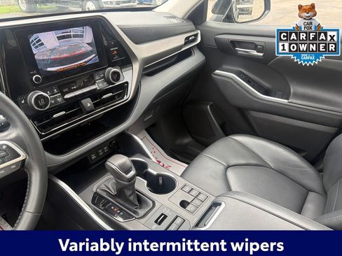 Used 2023 Toyota Highlander XLE AWD/4WD image 34