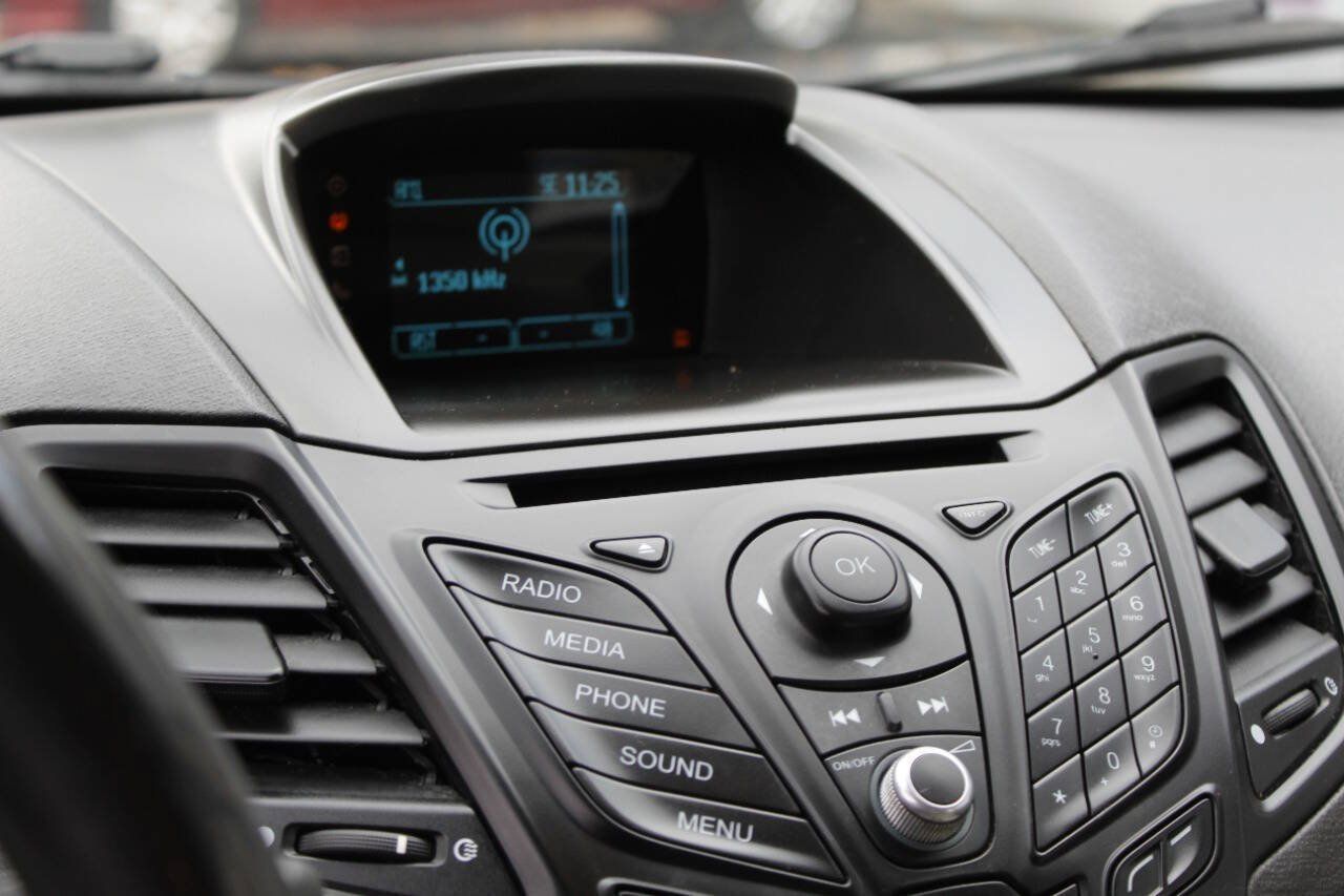 Used 2015 Ford Fiesta SE FWD image 34