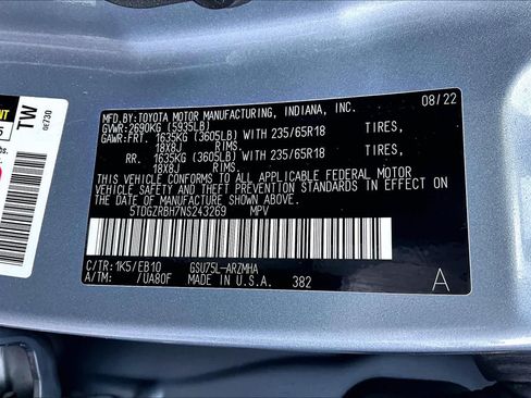Used 2022 Toyota Highlander XLE AWD/4WD image 34