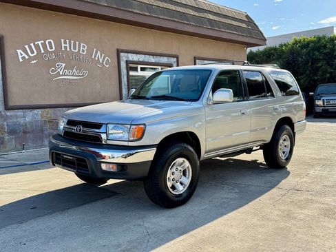 Used 2002 Toyota 4Runner SR5 image 1
